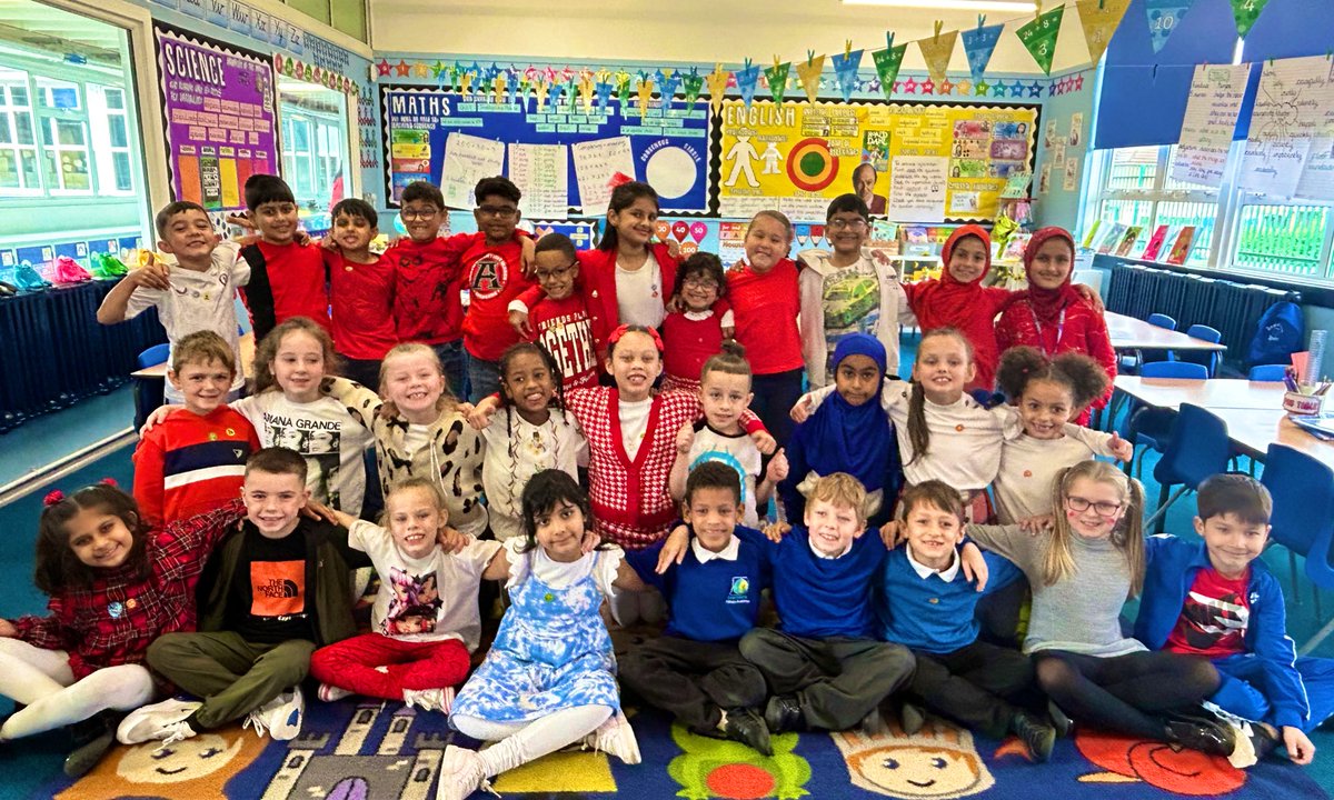 MrsMurphy7522's tweet photo. European Day of Languages 2024 🌎 🇵🇱 

@Lea_Forest_HT @Lift_Lea_Forest @LiftSchools @LLF_DHT @LLF_Dep @LeaForest_MrsM @Mrs_Seera @LFP_MCollis https://t.co/jPWW2aNt8m
