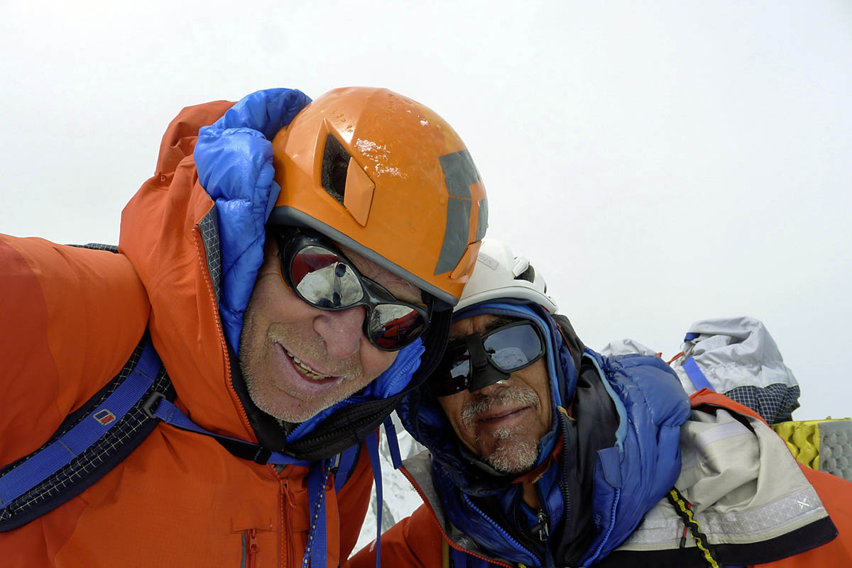 Fowler and Saunders complete first ever ascent of Yawash Sar in Karakorum grough.co.uk/magazine/2024/…
