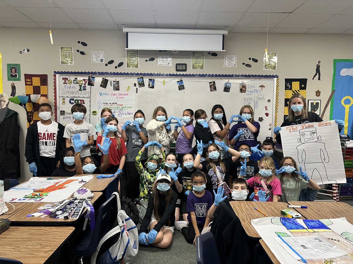 5th Grade Watson’s class is conducting “sentence surgery” today! <a href="/WillisSchools/">Willis ISD</a>
