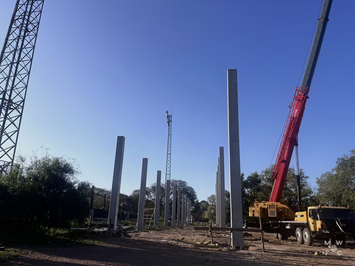 mwfc_oficial's tweet photo. 🏗️ Atención: gente en obra.

El Parque Viera 𝐬𝐢𝐠𝐮𝐞 𝐜𝐫𝐞𝐜𝐢𝐞𝐧𝐝𝐨 🔝 https://t.co/IAv3e40lw5