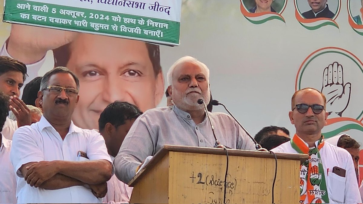 Atulsaini06's tweet photo. आज जींद विधानसभा के अंतर्गत गांव दालमवाला में जींद से कांग्रेस के प्रत्याशी महावीर गुप्ता जी के लिए ओर कांग्रेस पार्टी के लिए आने वाली 5 अक्टूबर को वोटकरने की अपील की ओर विशाल जनसभा को सम्बोधितकिया उपस्थित जनसभा में सभी ने हाथ उठा कर महावीर गुप्ता व कांग्रेस पार्टी का समर्थन किया https://t.co/N0pZRWcGIY