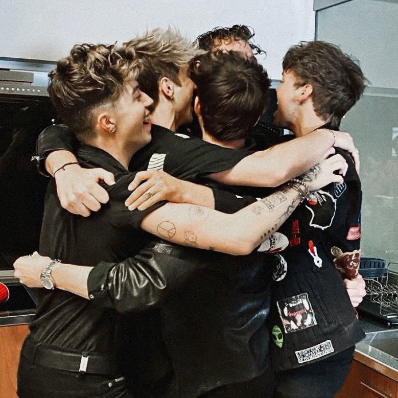 snugglingbrock's tweet photo. Happy 8th anniversary to my favorite boys WDW , as the number 8 sideways ♾️ this is a forever thing, I have such admiration for each of you , so proud of you guys and of how hardworking you guys are , each putting out your solo music #8yearsofwdw + https://t.co/2CiRT6nfAs