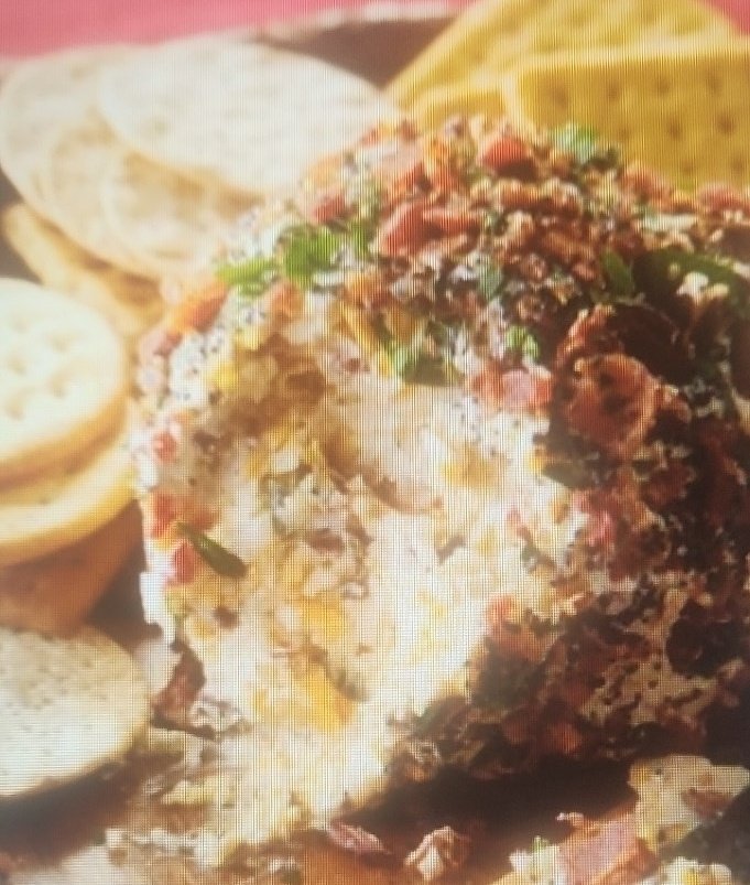 It is time for football and Parties and when you get both you need a crowd-pleaser. We got you!!! Our bacon and cheese ball that you must have. #FoodMenu #Foodies
theeverydayfan.com/sunday-footbal…