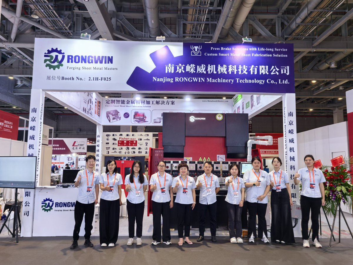 RONGWINMachine's tweet image. Day 4
Welcome to our Booth No:2.1H-F025
CHINA INTERNATIONAL INDUSTRY FAIR
Date : Sep.24th to 28th,2024 
ADDRESS : Shanghai Hongqiao 
Nanjing RONGWIN Machinery Technology .,Ltd 
—— Forging Sheet Metal Masters