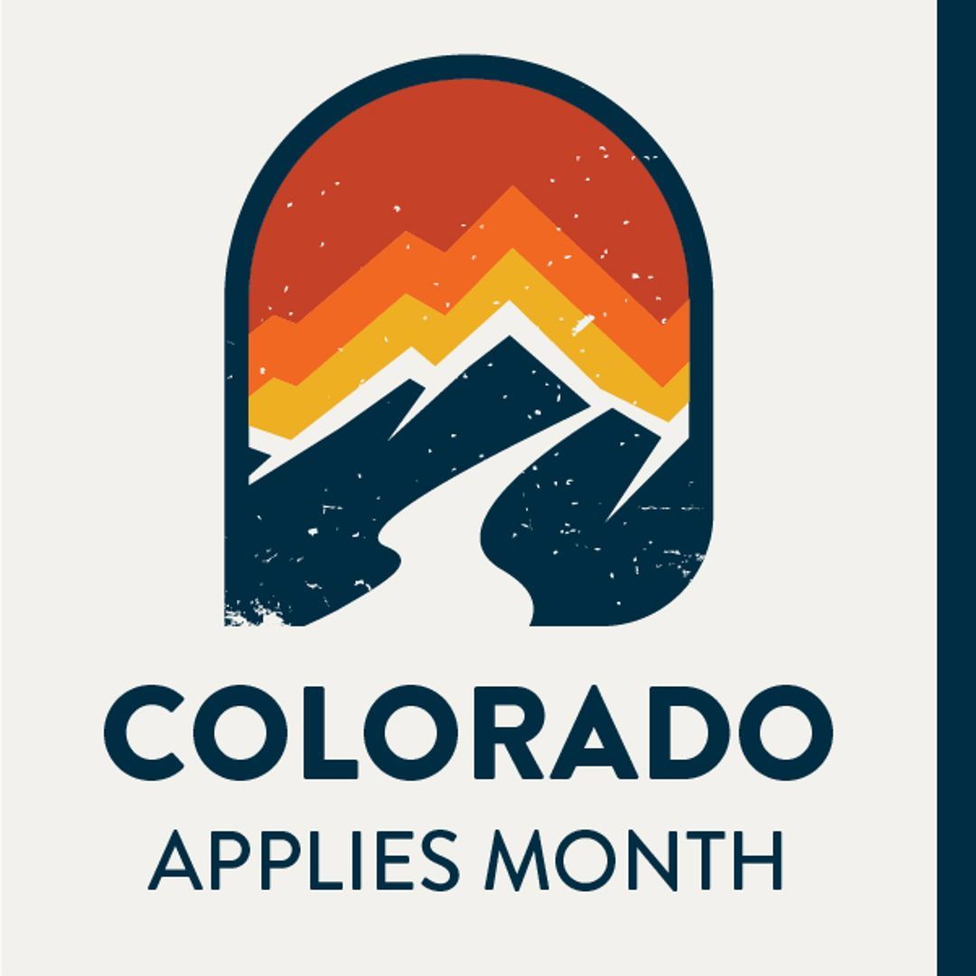 Seniors get ready and mark your calendars for free college application days October 15th-17th! 
Estudiantes de último año, prepárense y marquen en su calendario los días del 15 al 17 de octubre para solicitudes gratuitas a universidades y colegios.