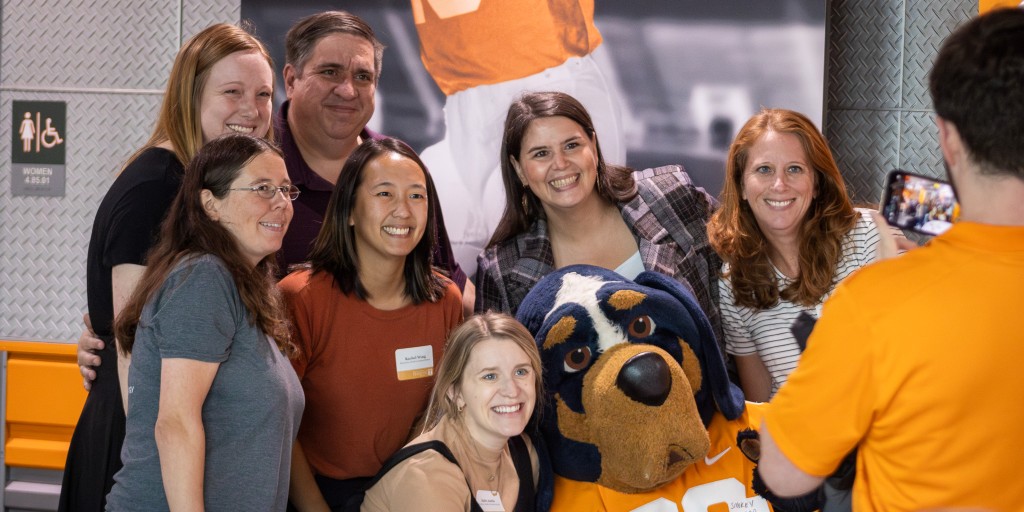 UTProvost's tweet photo. Despite the rain, spirits were high at the faculty and coaches luncheon. Itβs great to see our @Vol_Sports coaches and @UTKnoxville faculty come together to celebrate the success of our scholar-athletes, both in and out of the classroom! #UTFacultyFun https://t.co/A3KUVuP1m7