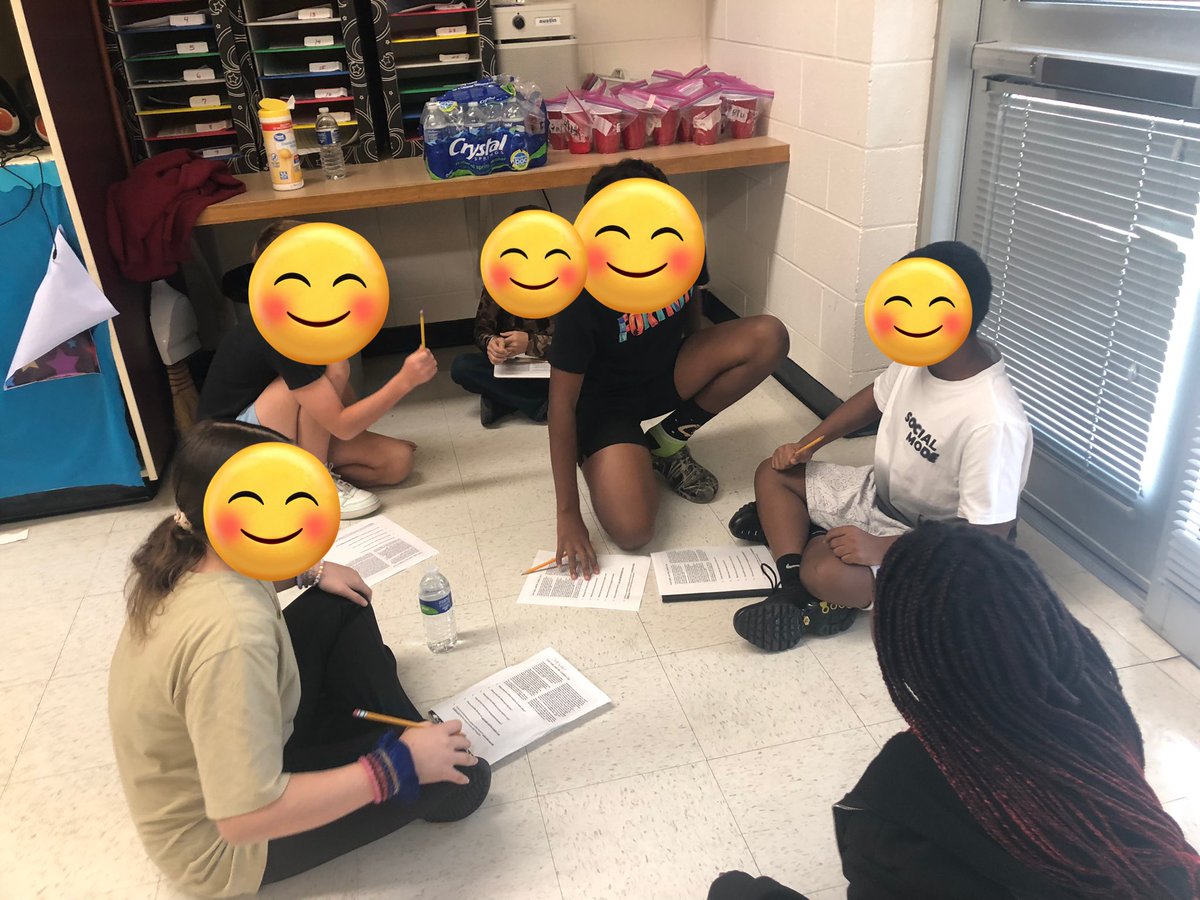 millendez30's tweet photo. Maximizing student’s collaborative efforts through small groups because children learns when they are given the chance to figure things out on their own. 
#participatelearning  #unitingourworld https://t.co/9ytbIseiZR