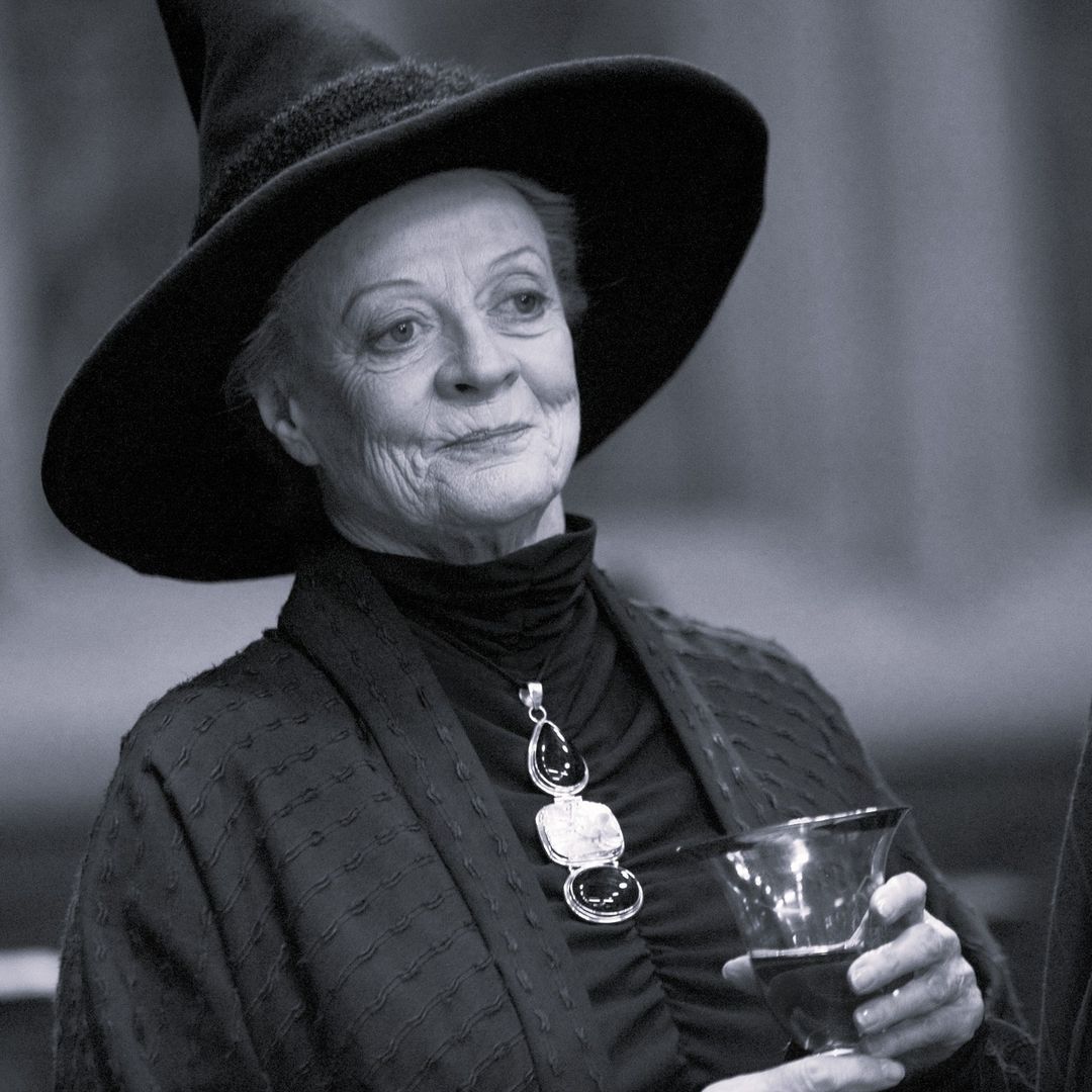 WarnerBrosUK's tweet image. We are deeply saddened to hear of Dame Maggie Smith’s passing today, aged 89. 

She was a shining force as Professor McGonagall in the Harry Potter films, alongside gracing the screen in many other iconic roles.