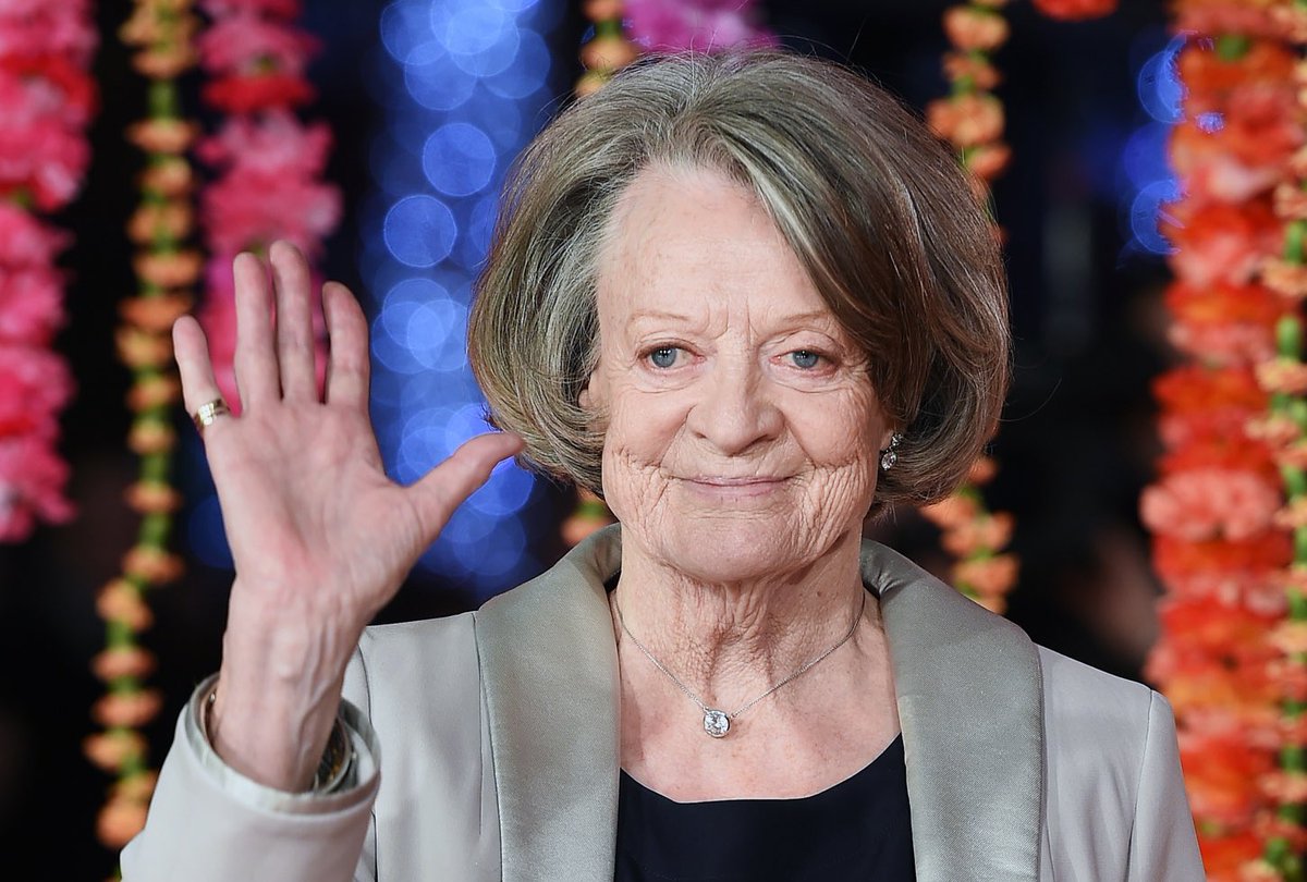 Siempre será nuestra profesora, hermana y Wendy favorita. Hasta siempre 😔 #MaggieSmith
