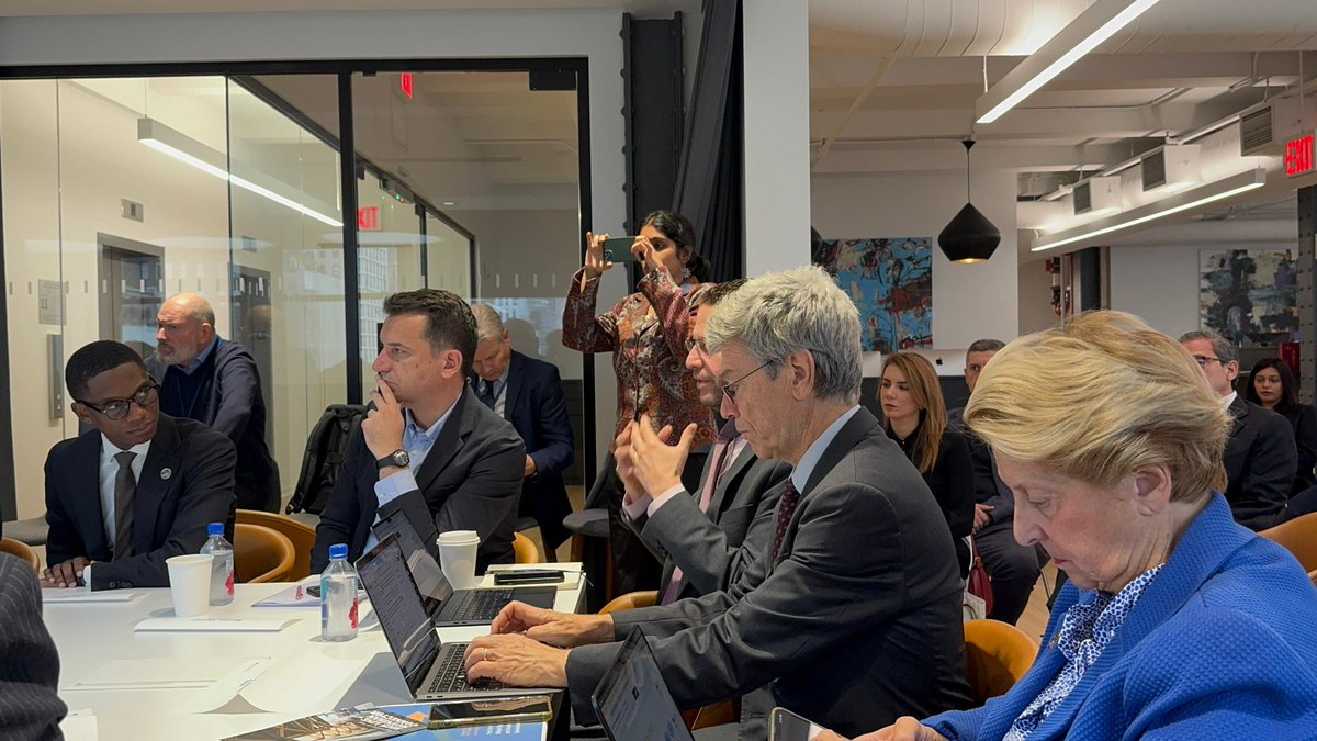 erionveliaj's tweet photo. Thanks @MauricioRodasEC for your invitation to join 🇺🇳 @UNSDSN panel and @JeffreyASachs as cites have much to contribute to steering the sustainability agenda - honoured to serve as your newst comissioner alongside my friends @eduardopaes & @Anne_Hidalgo 👍

Also loved meeting @JustinMBibb - Cleveland Mayor and Chair of US Climate Mayors - much to do on both sides of the Atlantic @b40_network 🇺🇸🇪🇺