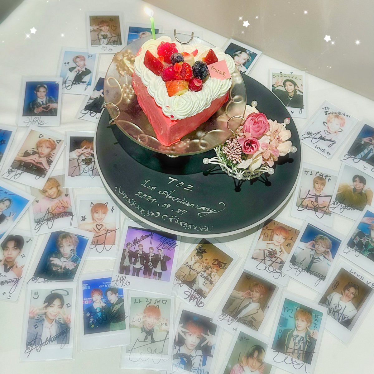 kawaiipandachan's tweet photo. 。⋆* 𝑻𝑶𝒁 𝟏𝒔𝒕 𝒂𝒏𝒏𝒊𝒗𝒆𝒓𝒔𝒂𝒓𝒚🥂 *⋆。
゚・*:.。..。.:*・’ * 𝟐𝟎𝟐𝟒.𝟎𝟗.𝟐𝟕 * ‘・*:.。. .。.:*・
#TOZgetherForever
#TOZ와_TOPAZ는_영원히_함께해
#TOPAZはずっと一緒だよ
#TOZ_Debut1stAnniversary https://t.co/zAhEuVZ6bf