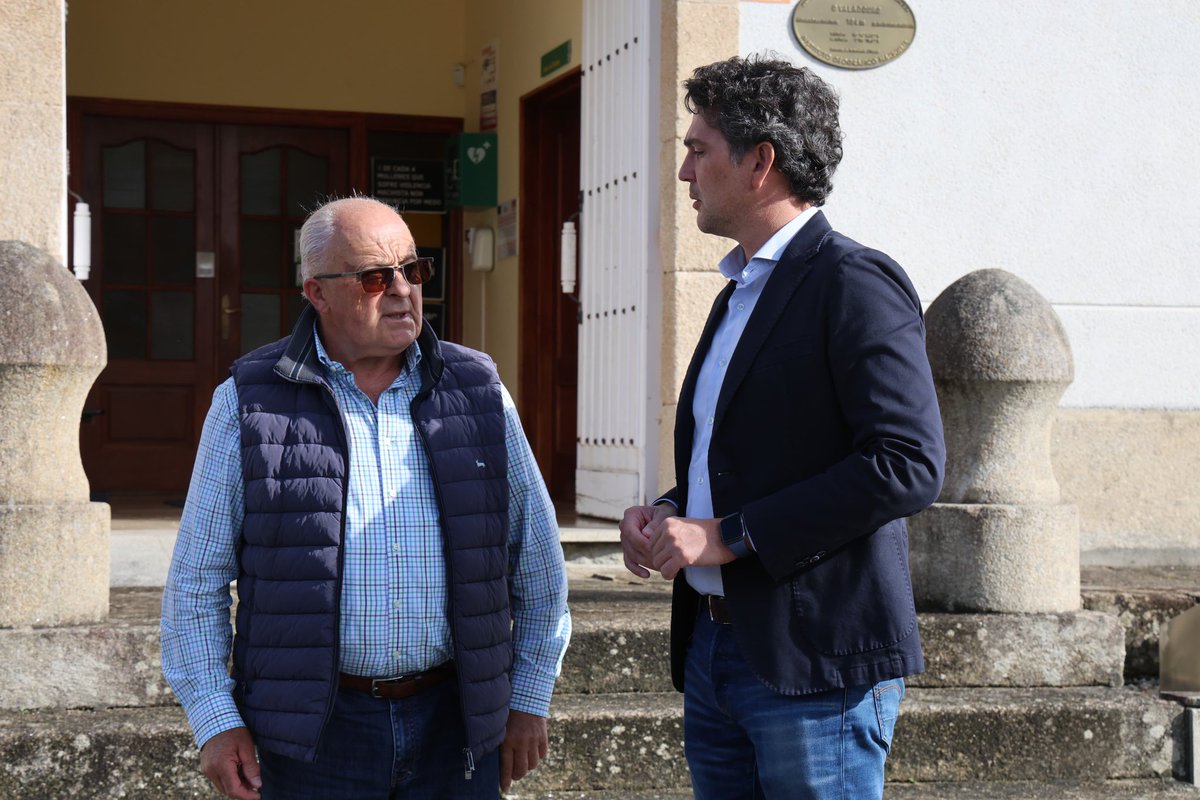 JavierAriasFouz's tweet photo. No #Valadouro, onde esta mañá me reunín co alcalde, José Manuel Lamela, para coñecer de primeira man as necesidades do concello e trasladarlle a vontade de colaboración da @Xunta en futuros proxectos, o máis inmediato a Feira do Mel, que se celebrará na localidade o vindeiro 12 de outubro co apoio do Goberno galego
Desde a Xunta estamos ao carón dos concellos, ben con actuacións directas ou mediante programas de axudas, pois entendemos que a cooperación entre as administracións autonómica e local resulta fundamental para impulsar o seu desenvolvemento económico e social