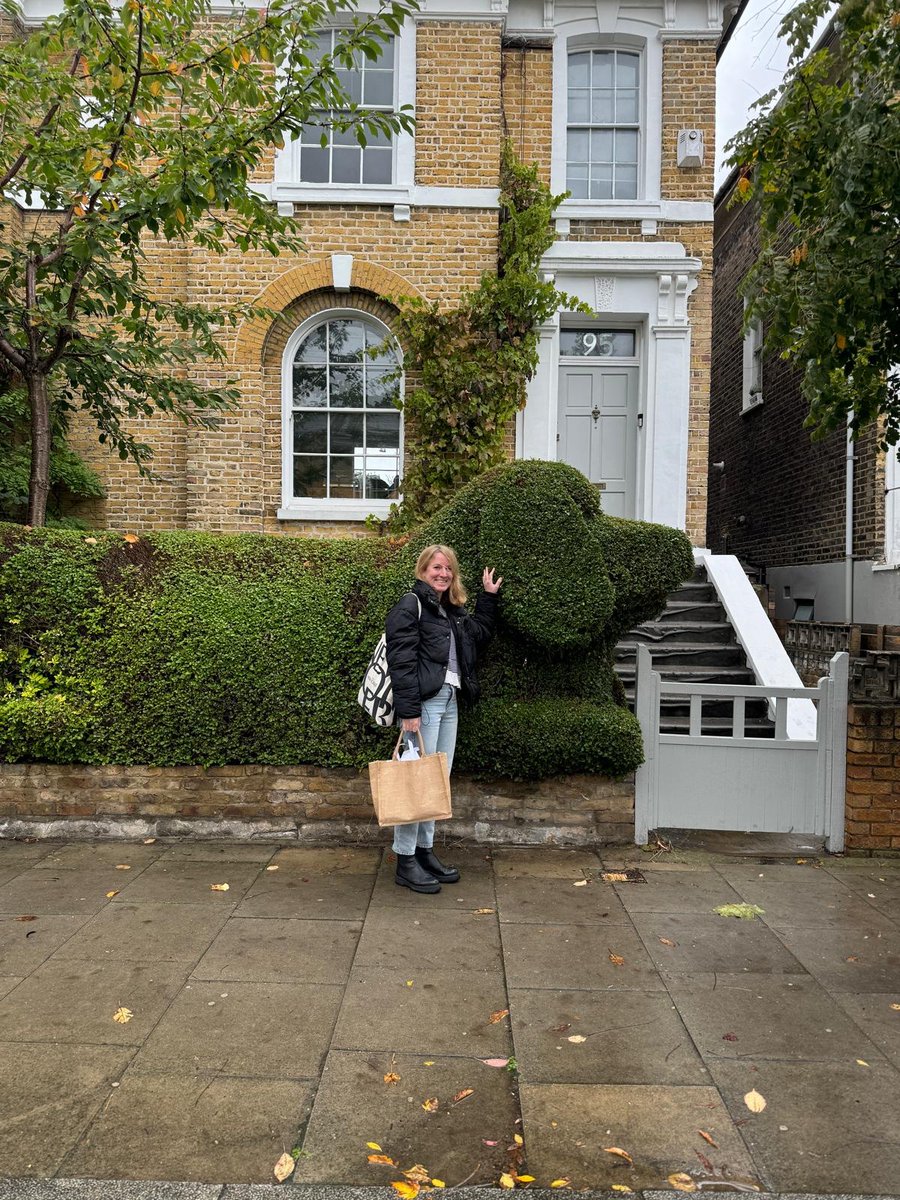 Not reliable enough to own a dog so will settle for petting bushes that look like dogs. Thanks @dailydoseofjess for the pic