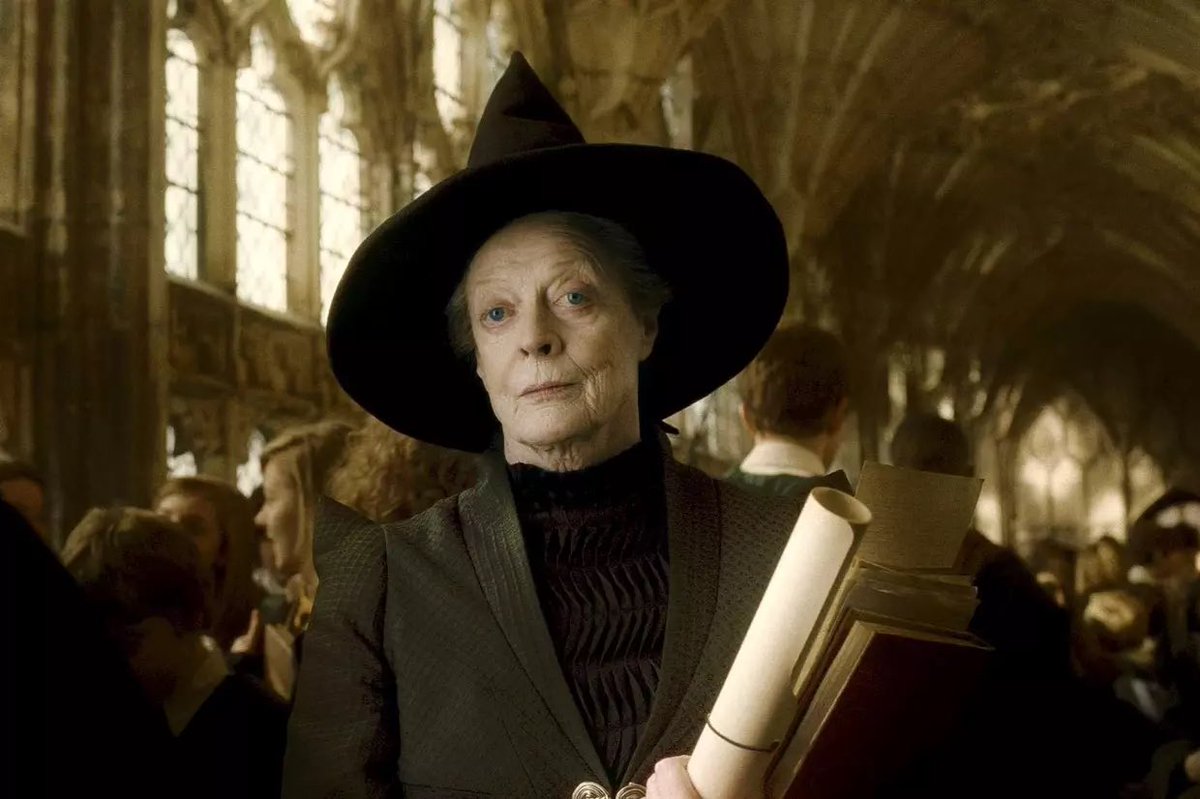 Bien plus que la merveilleuse Pr. McGonagall, Maggie Smith a su toujours nous émouvoir en incarnant tous ses rôles très « British ». 
C’est une tristesse très nostalgique qui nous envahit aujourd’hui, certainement la plus redoutée, pour mon personnage préféré. Merci grande Dame !