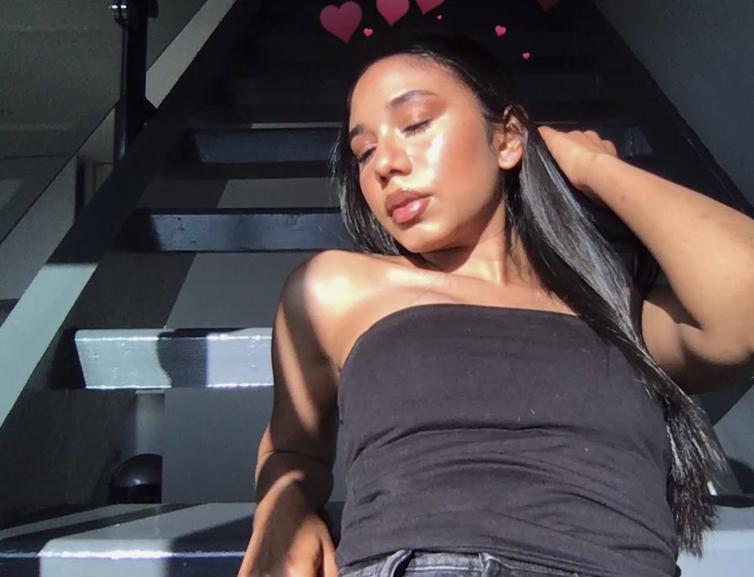 Jasmine_Naicker's tweet photo. Maybe the suns kisses are enough for me <3 https://t.co/xLBvXcciq7