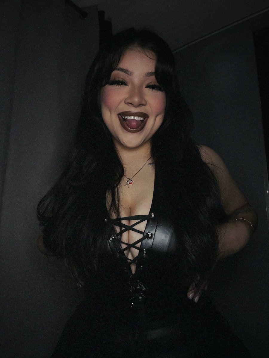 angtheestalli0n's tweet photo. back by popular demand 🖤 https://t.co/4dGWoqL6LK