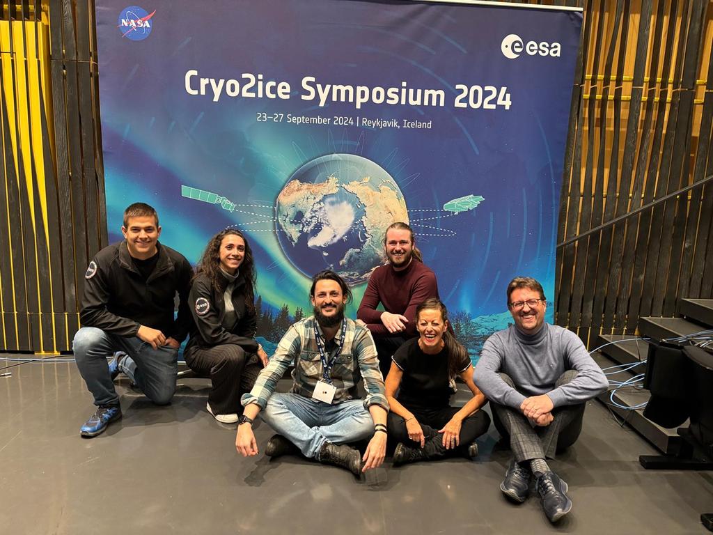 ESA's CryoSat mission (@esa_cryosat) on Twitter photo <a href="/AlexDiBella/">Alessandro Di Bella (@alexdibella@fediscience.org)</a> @helenafricker <a href="/HSkourup/">Henriette Skourup</a> <a href="/dr_slfarrell/">Dr Sinead L Farrell</a> And thanks to this golden team, Matteo, Francesca, Chiara and Kimberly (not here unfortunately!), for putting on a wonderful event.
Let's do another one! 🤝😎 <a href="/AlexDiBella/">Alessandro Di Bella (@alexdibella@fediscience.org)</a> @helenafricker <a href="/HSkourup/">Henriette Skourup</a> <a href="/dr_slfarrell/">Dr Sinead L Farrell</a> And thanks to this golden team, Matteo, Francesca, Chiara and Kimberly (not here unfortunately!), for putting on a wonderful event.
Let's do another one! 🤝😎