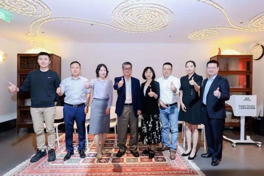 今天下午出席亚太日报主办的“数字内容和数字生活方式出海：人文交流和文化传播新载体“分享会做主旨演讲：“数字内容出海如何促进中国与东南亚国家文化交流 “