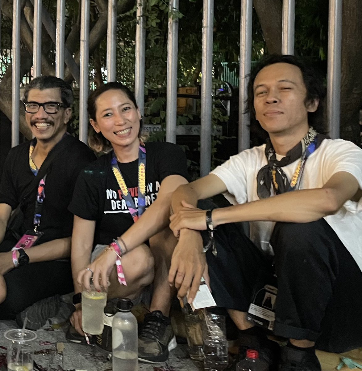 dindasays's tweet photo. Fleksing kenangan @PestaPestapora ... bersama @FSTVLST @empatkarib ... 🙌🏻🫶🏻💙 #Pestapora2024 #FSTVLST #Jenny #melbi #latepost https://t.co/EEoOddikUF