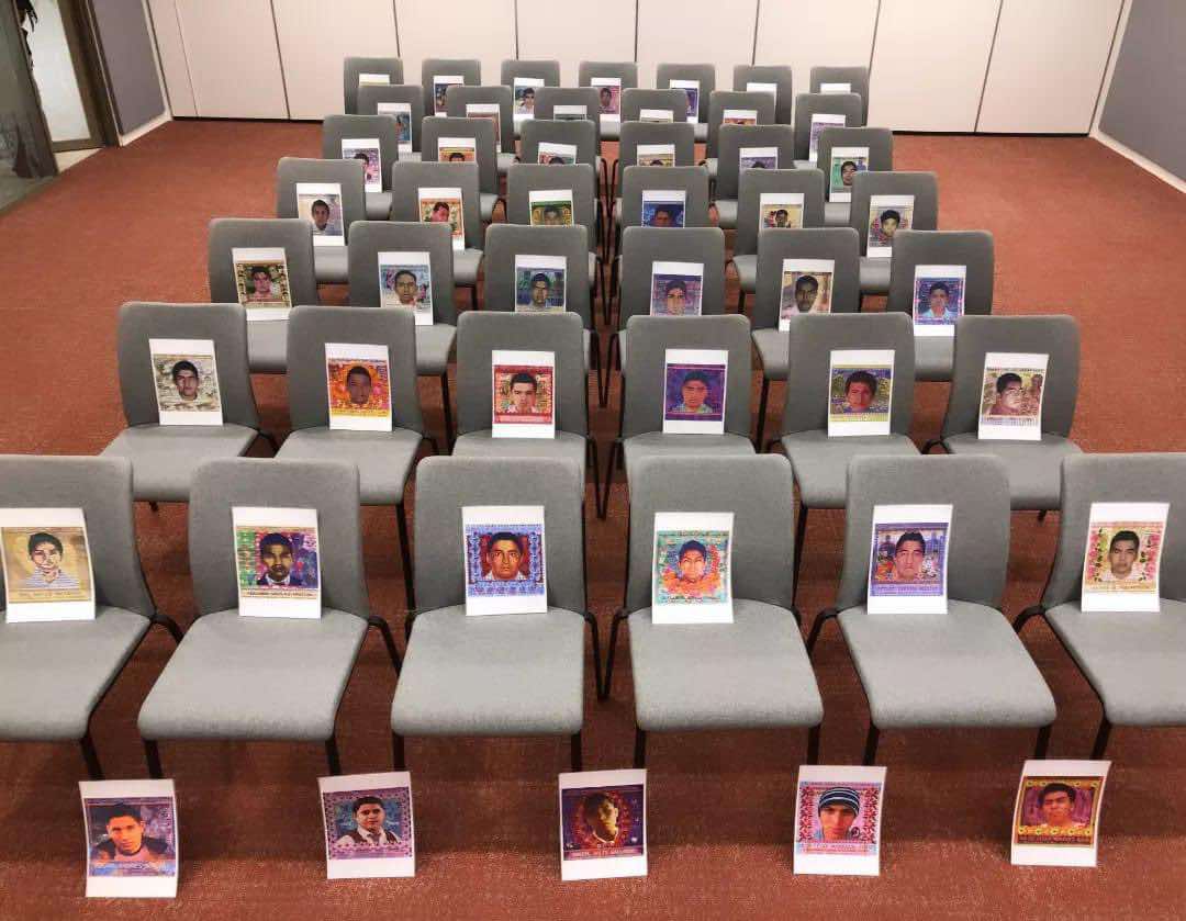 Los estudiantes de Ayotzinapa presentes en la Universidad de Glasgow.
#Ayotzinapa10años