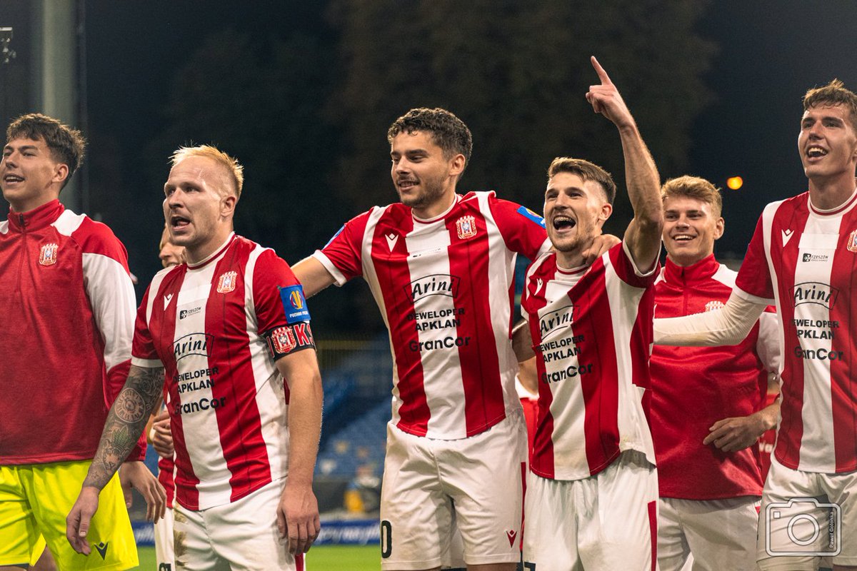 cwksresoviapl's tweet photo. Zobaczcie jak wyglądał mecz z @LechPoznan na zdjęciach autorstwa Pawła Golonki ⚽📸

🔗 Pełna fotorelacja #RESLPO:
https://t.co/jasmATjaTF

@PZPNPuchar @BukalaPawel @PodkarpacieLIVE @Nowiny24Pl @SuperNowosci24 @RadioRzeszow @sport_tvppl @tvp_rzeszow @miasto_rzeszow https://t.co/o5TwVV7Y6C