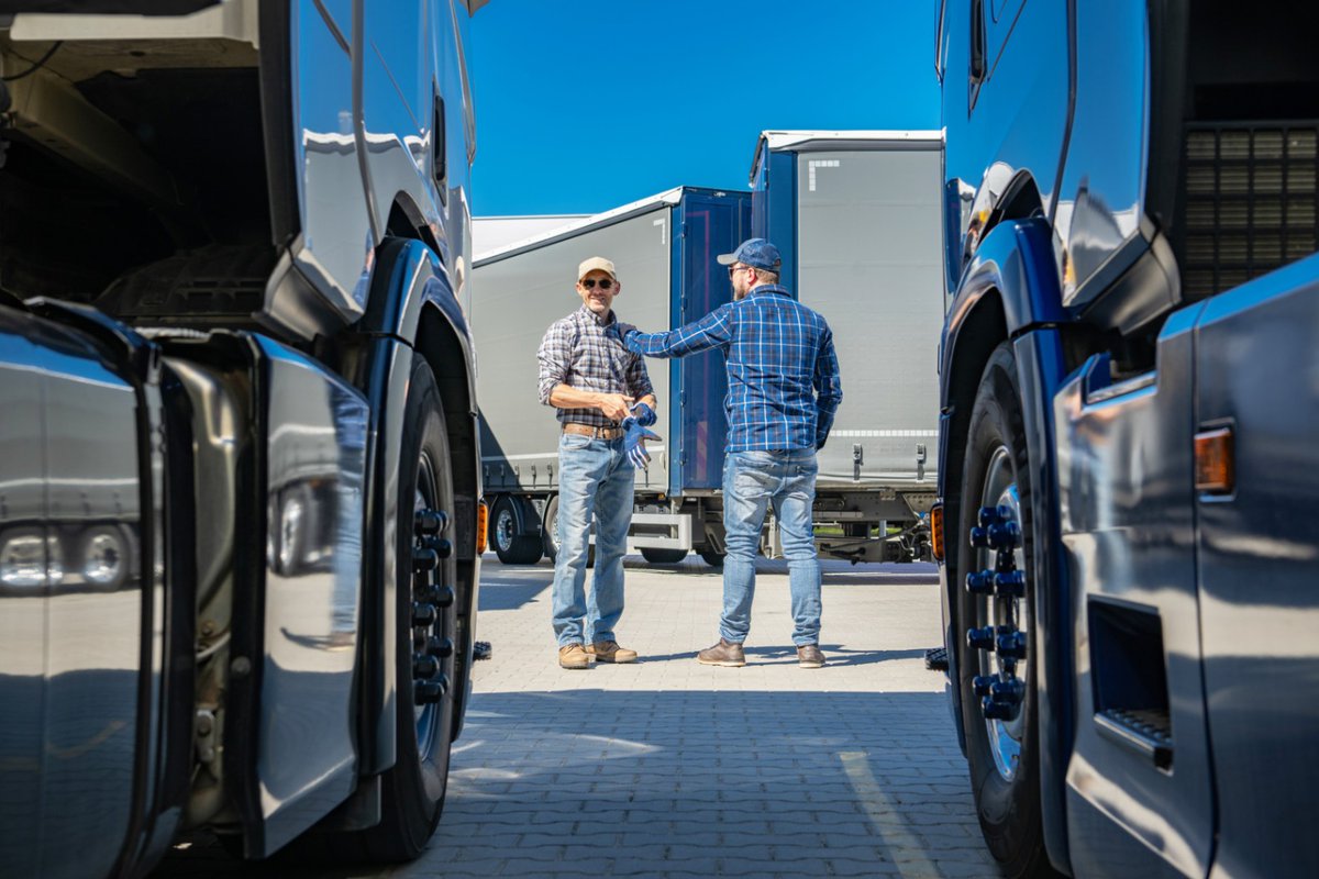 racklify's tweet photo. FPG has teamed up with  @Shiplify  to cut accessorial charges by 37%! 🚛💡 Proactive data and real-time location updates are transforming their LTL operations.  https://t.co/D1mC6XWV6k  #LogisticsTech #3PL #SupplyChain #FreightSolutions #AI #Shipping #LTL #Accessorial https://t.co/arVpwrlUkf