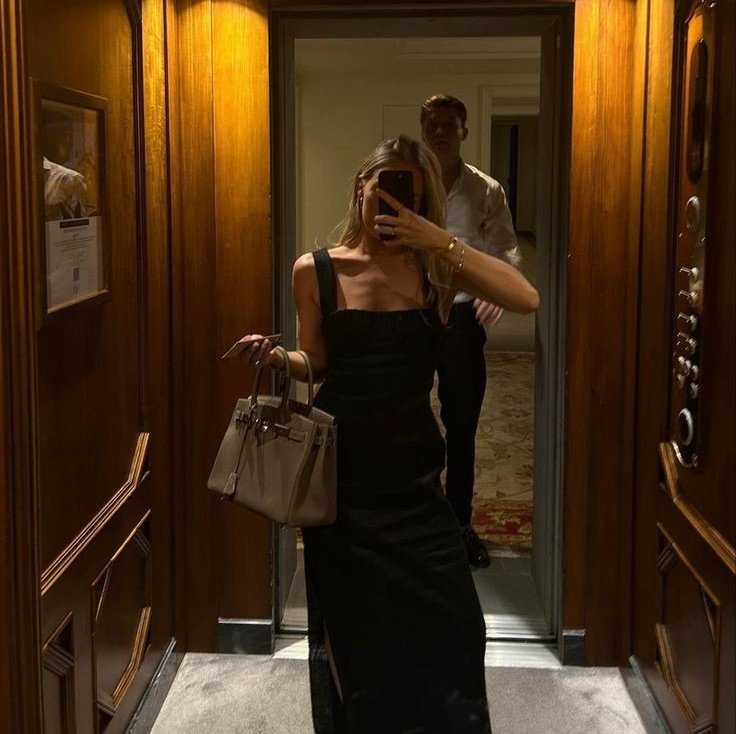 _annnsophie's tweet photo. date night https://t.co/K4nfSu3CzV