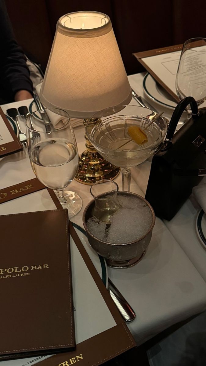 _annnsophie's tweet photo. date night https://t.co/K4nfSu3CzV