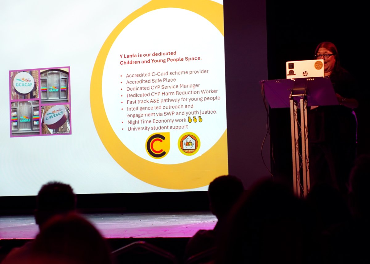 JayStarPhoto's tweet photo. At the Street Drugs Wales Conference (26th Sept 2024) at The Tramshed - Cardiff.  
Anna from @CAVDAS22  (Children &amp; Young People - Services Manager) and Mike who works as a doorman in Cardiff city centre talking about the 'night time economy'

#harmreduction #streetdrugswales pt3 https://t.co/SsxImbvKYn
