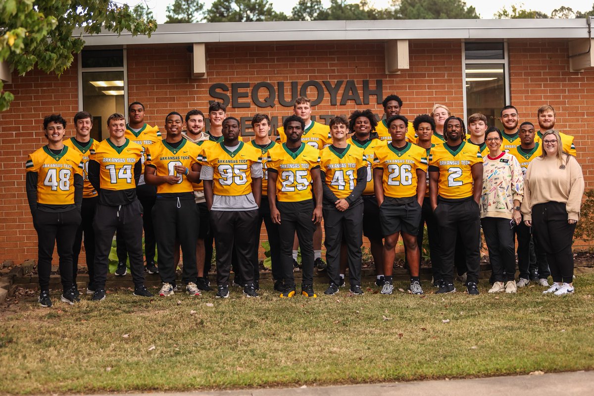 ATUFootball's tweet photo. What a way to kick off the weekend! Thank you Sequoyah Elementary for allowing us to spend our Friday morning with you all! 

#LinkItUp🔗 https://t.co/ilqfRE6BZo