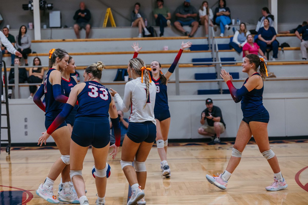 MRA improved to 29-4 (8-0) with a conference road sweep at PCS.  The Lady Pats are back in action tonight and Saturday in the Red Hot Sticker Classic in Baton Rouge. 🏐🏐🏐