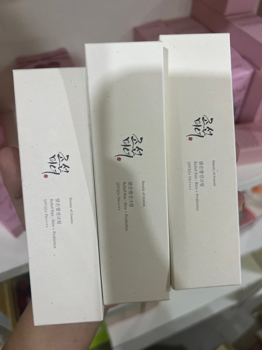 najwa_amanina's tweet photo. Hi korang, tt &amp; ig i kena banned haritu so i have so much inventories sbb skrg depends kt shopee je (i plk time tu tgh pregant &amp; ada newborn tak sempat nk work 200% again) so I nak letgo byk items as LOW as RM3 + bagi FREE! Korang boleh join here tau
https://t.co/MSWeOtRMJq https://t.co/YL7heoSU9U