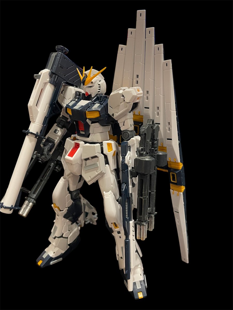 塗装がだいたい終わったので仮組み
ファンネルの塗り分け苦労でした