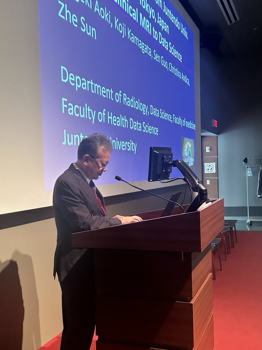 Stikov's tweet photo. Announcing a @NeuroLibre node in Tokyo, Japan

Aoki-sensei and Sun-sensei gave an impressive demo of how Juntendo university made this happen in six months #NeuroLibreDay https://t.co/IGtJG9RWAZ