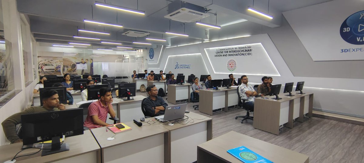 klsgitbelagavi's tweet image. Our students &amp;amp; faculty joined an insightful webinar on #Abaqus by Dassault Systèmes, boosting their skills in simulations &amp;amp; research. Thanks, @Dassault3DS! 🙌 #3DEXPERIENCEPlatform #TechSkills @DSGS_India @pnkathavi @NKathavi
