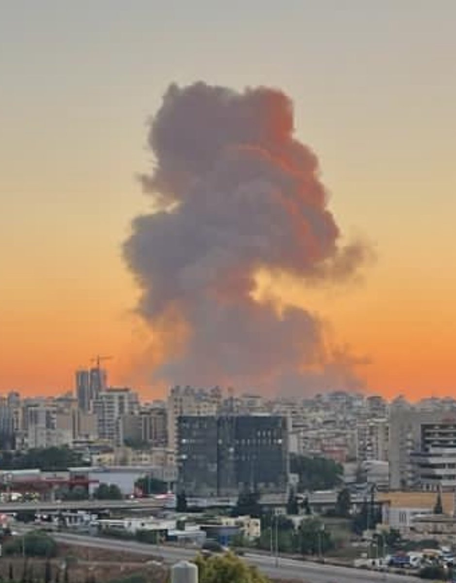 🔴Se ha escuchado una enorme explosión en Beirut. Ahora mismo.