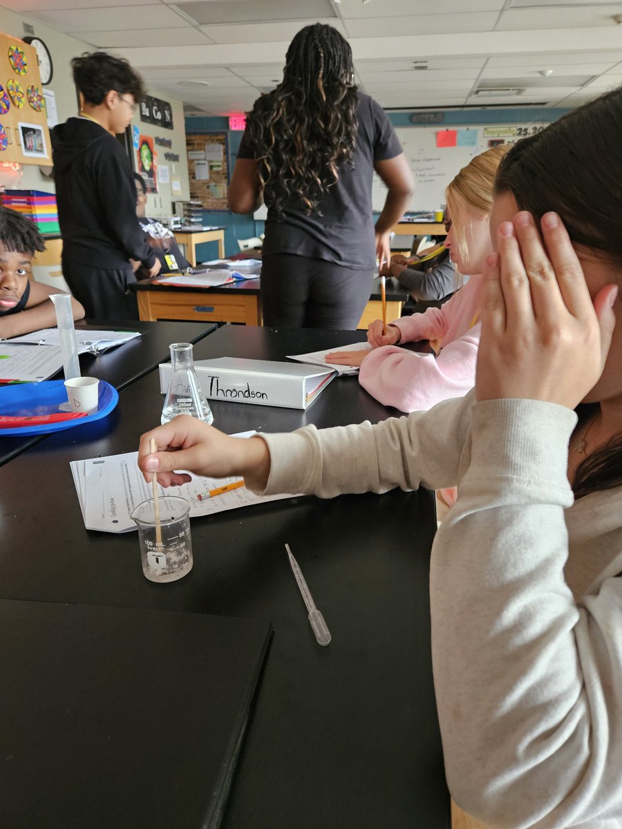 Wehrmann124's tweet photo. Students in Ms. Craig's class continue to design and test their experiment with bath bombs.  #BeEvergreen #CMSsuccess https://t.co/gC1FL0TrEl
