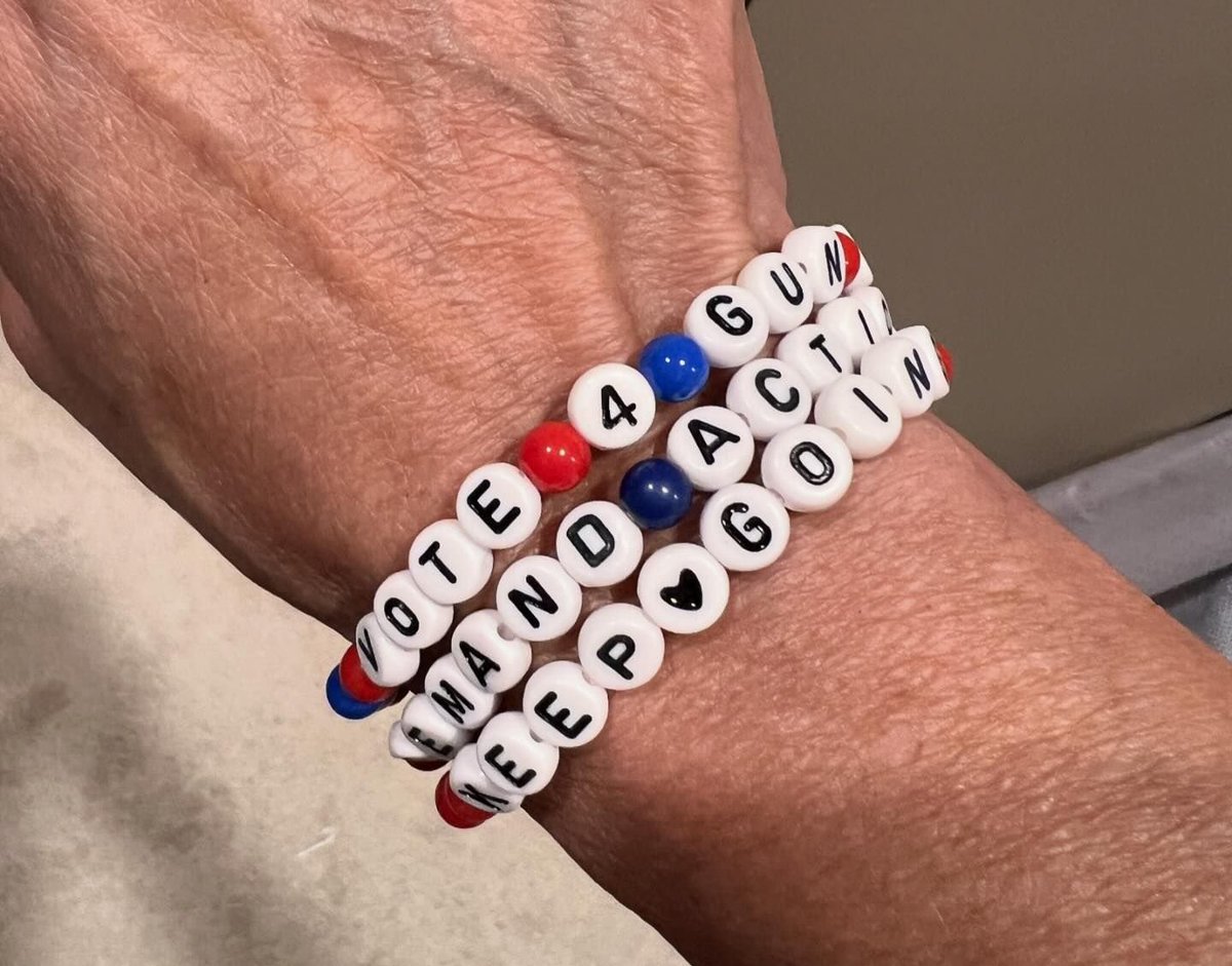 Alexandria <a href="/MomsDemand/">Moms Demand Action</a> voted early today for gun sense candidates <a href="/KamalaHarris/">Kamala Harris</a>, <a href="/timkaine/">Tim Kaine</a> &amp; <a href="/DonBeyerVA/">Don Beyer</a>! Democracy is so fashionable 🗳
