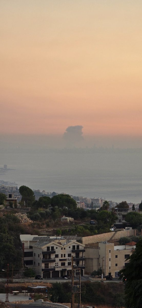 mariohkh's tweet photo. Dahyeh bombing seen from jbeil !! https://t.co/G4P5YAKUM4