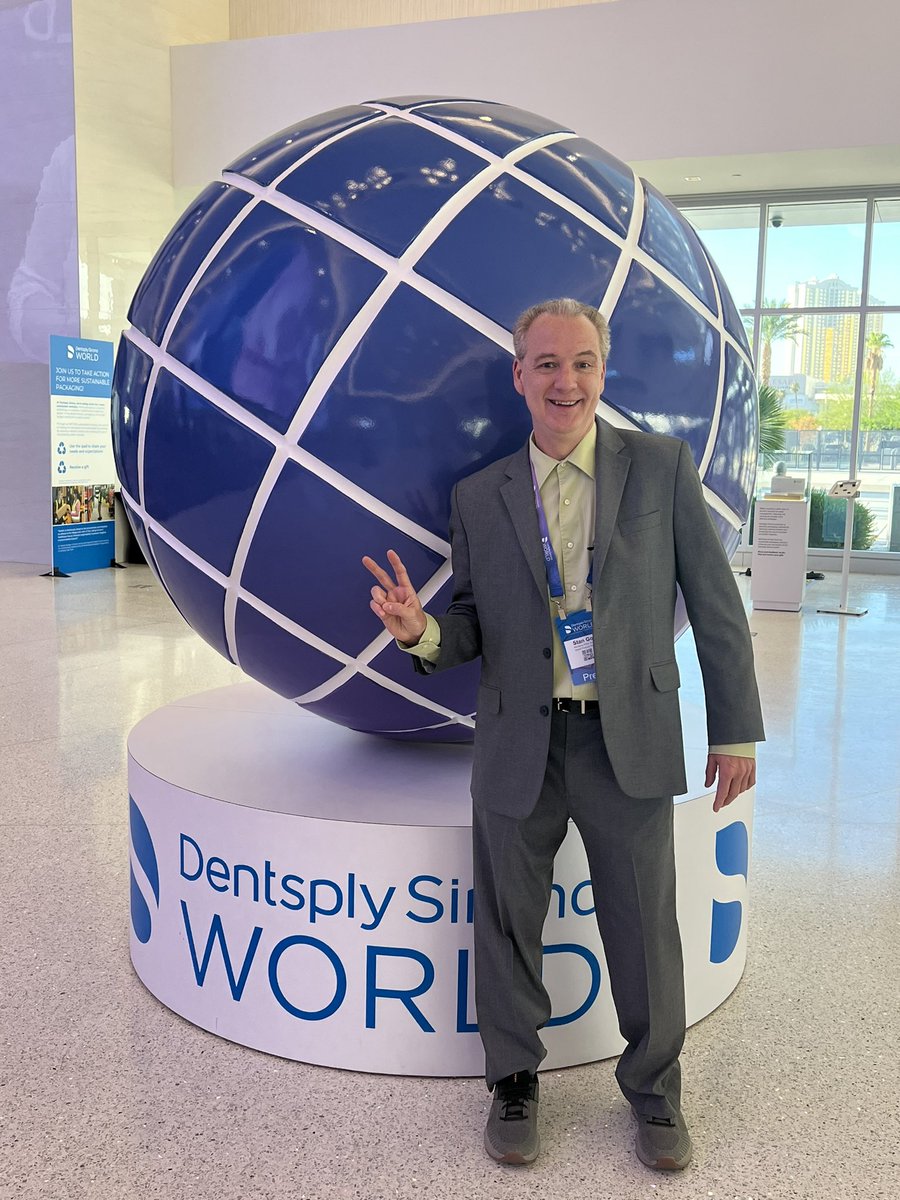 StanJGoff's tweet photo. Day 2 of DS World is getting underway this morning in Vegas. #DentalProductsReport https://t.co/tBZaao3cUh