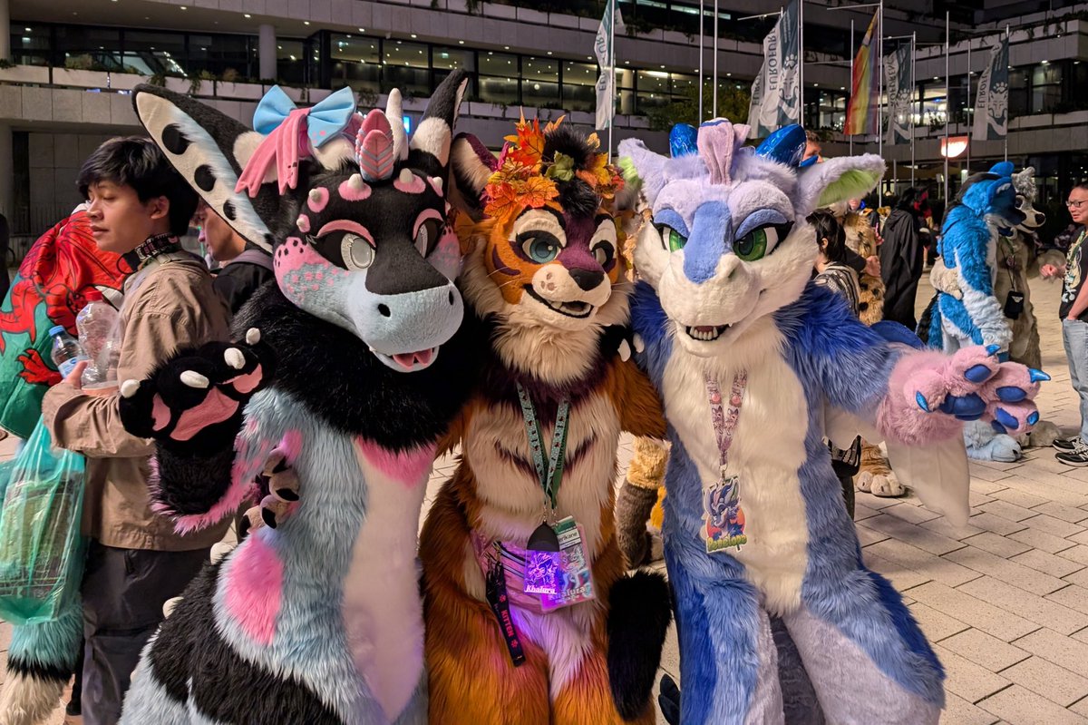 Fionka (@fluffyfionka) on Twitter photo 💖✨Welcome to the Ladies club this #FursuitFriday!✨💖
🐈 <a href="/Werikane/">Werikane | Khalu𝑟𝑎 🍂 🔜EF</a>
🐉 <a href="/Emily_Creative/">EmilyCreative 🔜 EF</a>
🪡🐉 <a href="/Fionka_Fursuits/">🐈 Fionka Fursuits 🐈</a>
🪡🐈 <a href="/suzamuri_fur/">SilverFoxxo🖤</a>
🪡🐉 <a href="/Tiny_Wyvern/">🐉Tiny Wyvern🐉</a> 💖✨Welcome to the Ladies club this #FursuitFriday!✨💖
🐈 <a href="/Werikane/">Werikane | Khalu𝑟𝑎 🍂 🔜EF</a>
🐉 <a href="/Emily_Creative/">EmilyCreative 🔜 EF</a>
🪡🐉 <a href="/Fionka_Fursuits/">🐈 Fionka Fursuits 🐈</a>
🪡🐈 <a href="/suzamuri_fur/">SilverFoxxo🖤</a>
🪡🐉 <a href="/Tiny_Wyvern/">🐉Tiny Wyvern🐉</a>