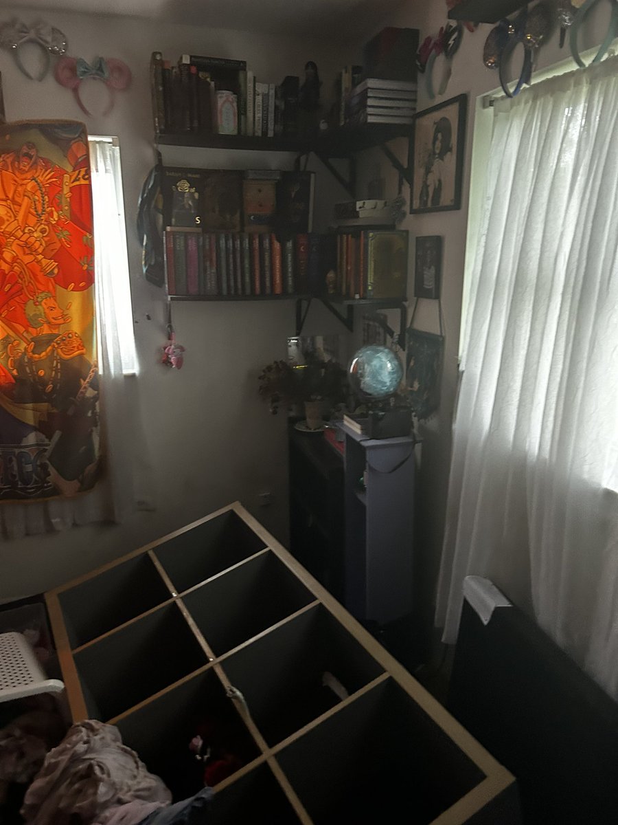 peachymamag's tweet photo. I am beyond embarrassed to ask this but my house is ruined. My kids stuff is ruined. 
I’m asking for a little bit of help bc we didn’t expect it to be this bad.
Anything will help. Please.
$GeoLeighAnn https://t.co/GjQLqIUtd5