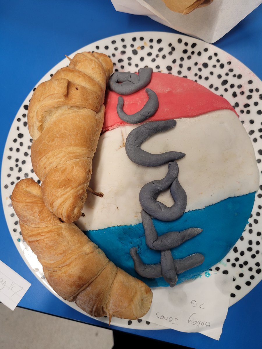 CoedcaeMFL's tweet photo. Year 7 pupils took part in the #BakeOff competition with some innovative thinking. Well done all for your entries! #CoedcaeSchool #EuropeanDayOfLanguages https://t.co/0HvsHllssp