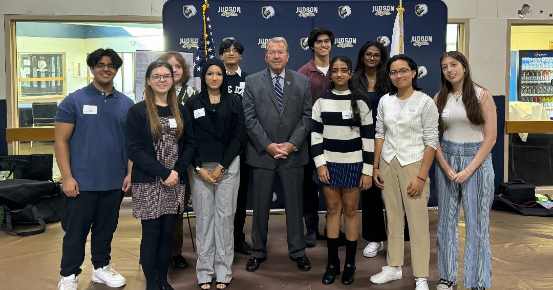 Central Community Unit School District 301 (@central301) on Twitter photo Our <a href="/301_chs/">Central High School</a> students were among several districts that had an opportunity to participate with <a href="/SenDeWitte33/">Don DeWitte</a> in his annual Youth Advisory Council this past week. Students heard from guest speakers and engaged in conversation on the future of Illinois government.
#WeAreCentral 🚀 Our <a href="/301_chs/">Central High School</a> students were among several districts that had an opportunity to participate with <a href="/SenDeWitte33/">Don DeWitte</a> in his annual Youth Advisory Council this past week. Students heard from guest speakers and engaged in conversation on the future of Illinois government.
#WeAreCentral 🚀