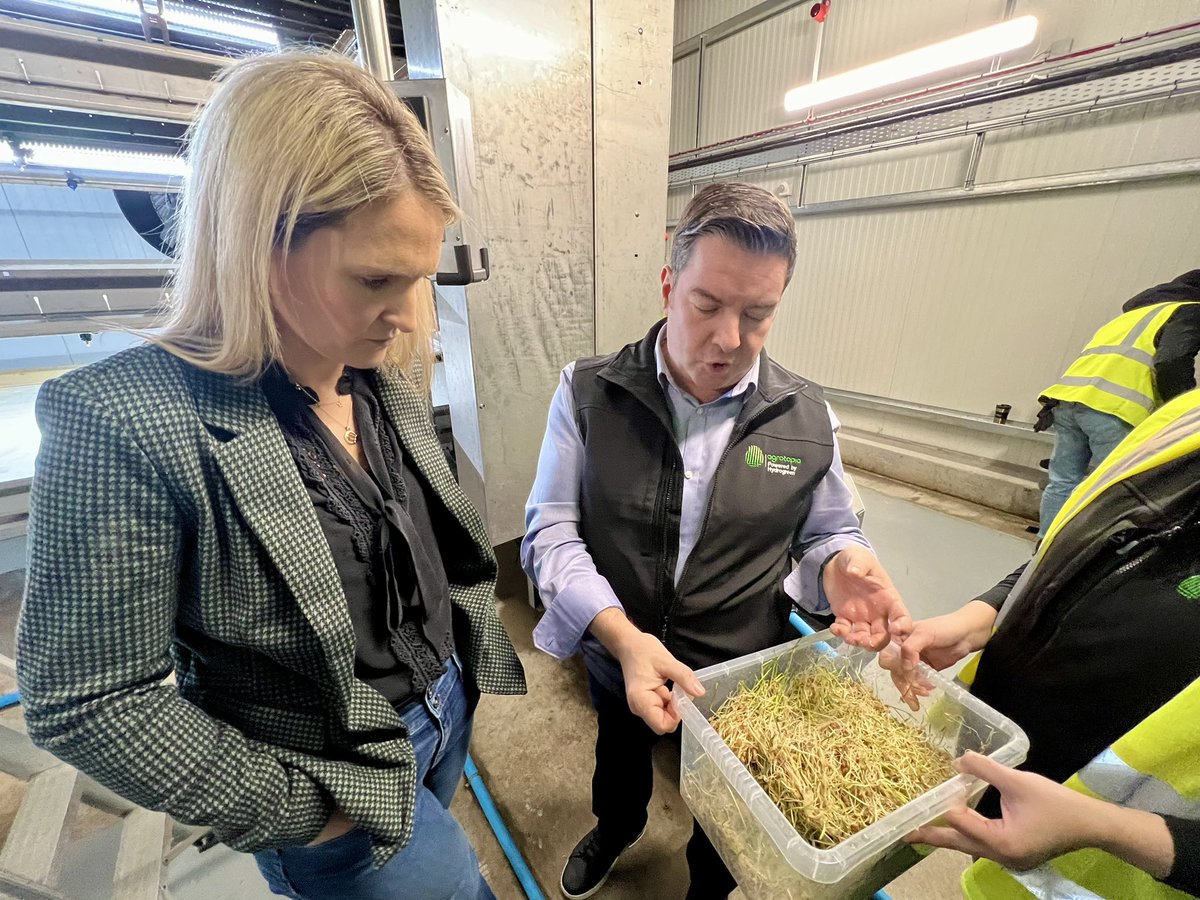 GaryOMeara_'s tweet photo. Huge tnx to #FioreMacari #AgrotopiaIreland for giving myself &amp; Minister @HMcEntee a tour of this exciting new project today which is located in the heart of the #BoyneValley #FoodInnovationDistrict - https://t.co/LycmadiFXQ #InnovationValleys #BVFID @McConalogue #VerticalFarming https://t.co/VHZTCxyOc1