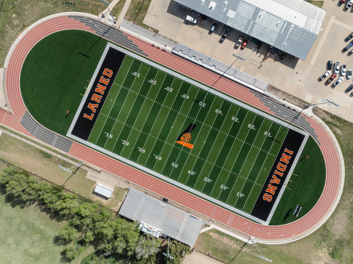 sportsinkansas's tweet photo. A Mammoth field becomes your largest outdoor classroom. With Mammoth you can go 365 days a year, all day, every day... total game changer for the entire community. 

Mammoth @MammothBuilt is the official partner of Sports in Kansas #sportsinkansas https://t.co/eigG2N4eLu