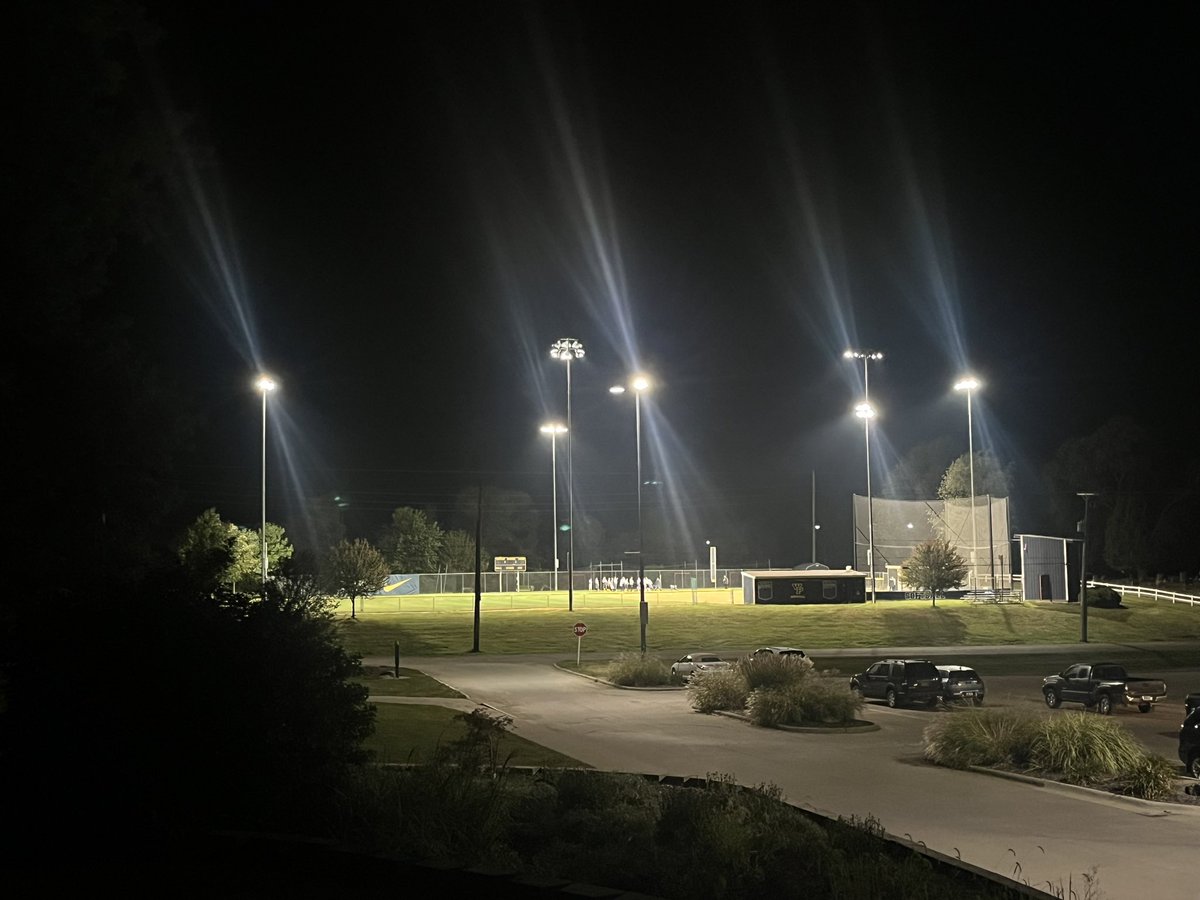 WPU_Softball's tweet photo. All done by dawn! 
So much accomplished before the sun was up today! 
This team …. 👀
#Mudita https://t.co/bhE1D9MFqm