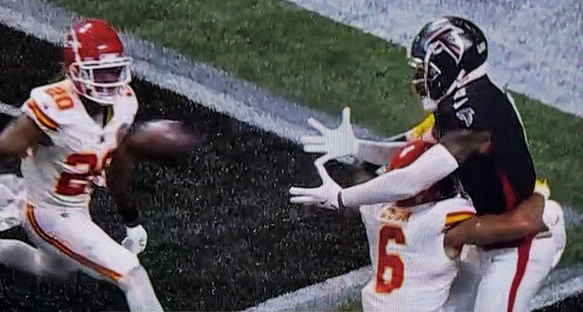 therealmchlknny's tweet photo. @AGMoore1 @Michael_Fabiano You mean like this no call last Sunday night? https://t.co/N8Ugo8WCDb