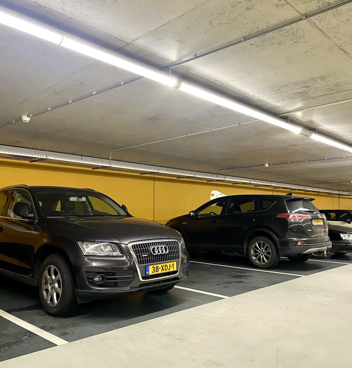 Waarom zijn auto’s zulke grote, grimmige, donkere monsters geworden? Waar is de vrolijke, elegante verfijning uit de jaren ‘60/‘70? Staat dit voor meer in onze maatschappij? Misschien weet ⁦<a href="/PuttenBas/">Bas van Putten</a>⁩ meer.