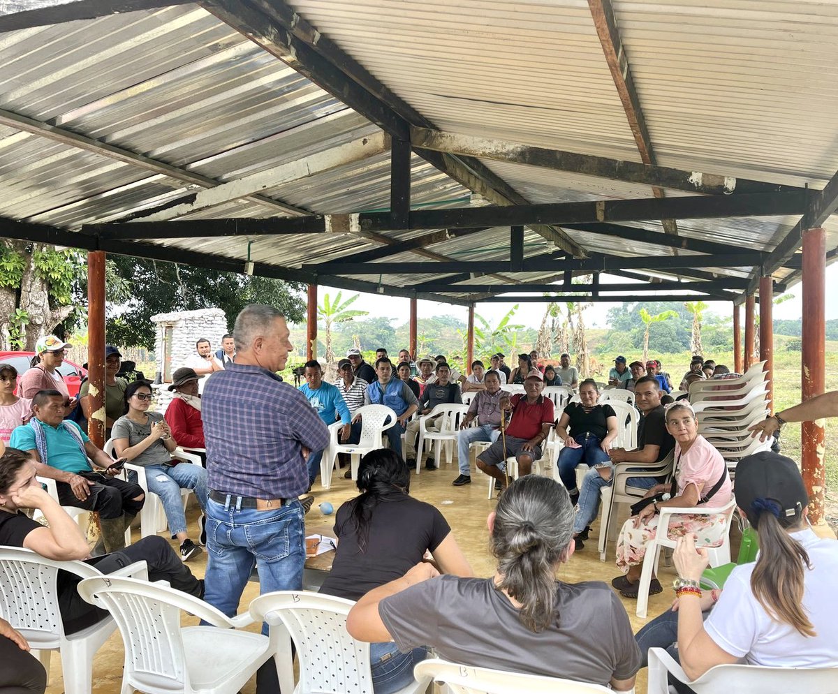 MisionONUCol's tweet photo. #ElDoncello | Como parte de nuestro trabajo con las comunidades, acompañamos a la cooperativa Asosdepaz en la revisión de la Estrategia de Sostenibilidad, liderada por @ARNColombia, durante encuentro Municipal de Reconciliación entre actores de paz de Caquetá. #DesdeElTerritorio https://t.co/KnAPw9JnnC